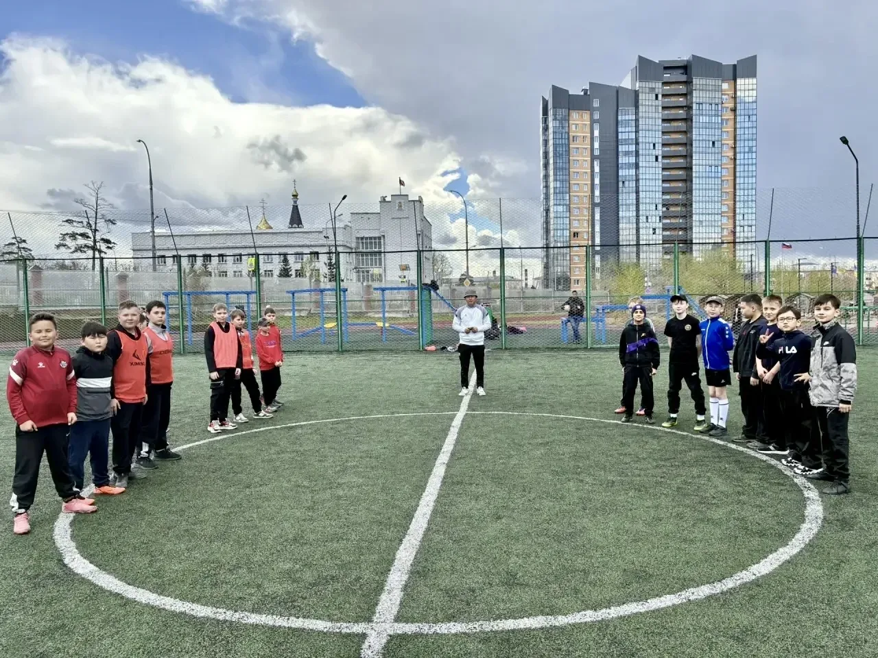 🎉 В нашей школе прошёл внутренний турнир по мини‑футболу!   Благодарим АНО «ДСК ГРАНД» за организаци