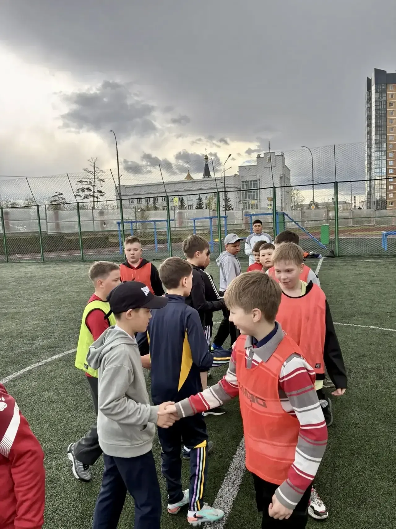 🎉 В нашей школе прошёл внутренний турнир по мини‑футболу!   Благодарим АНО «ДСК ГРАНД» за организаци