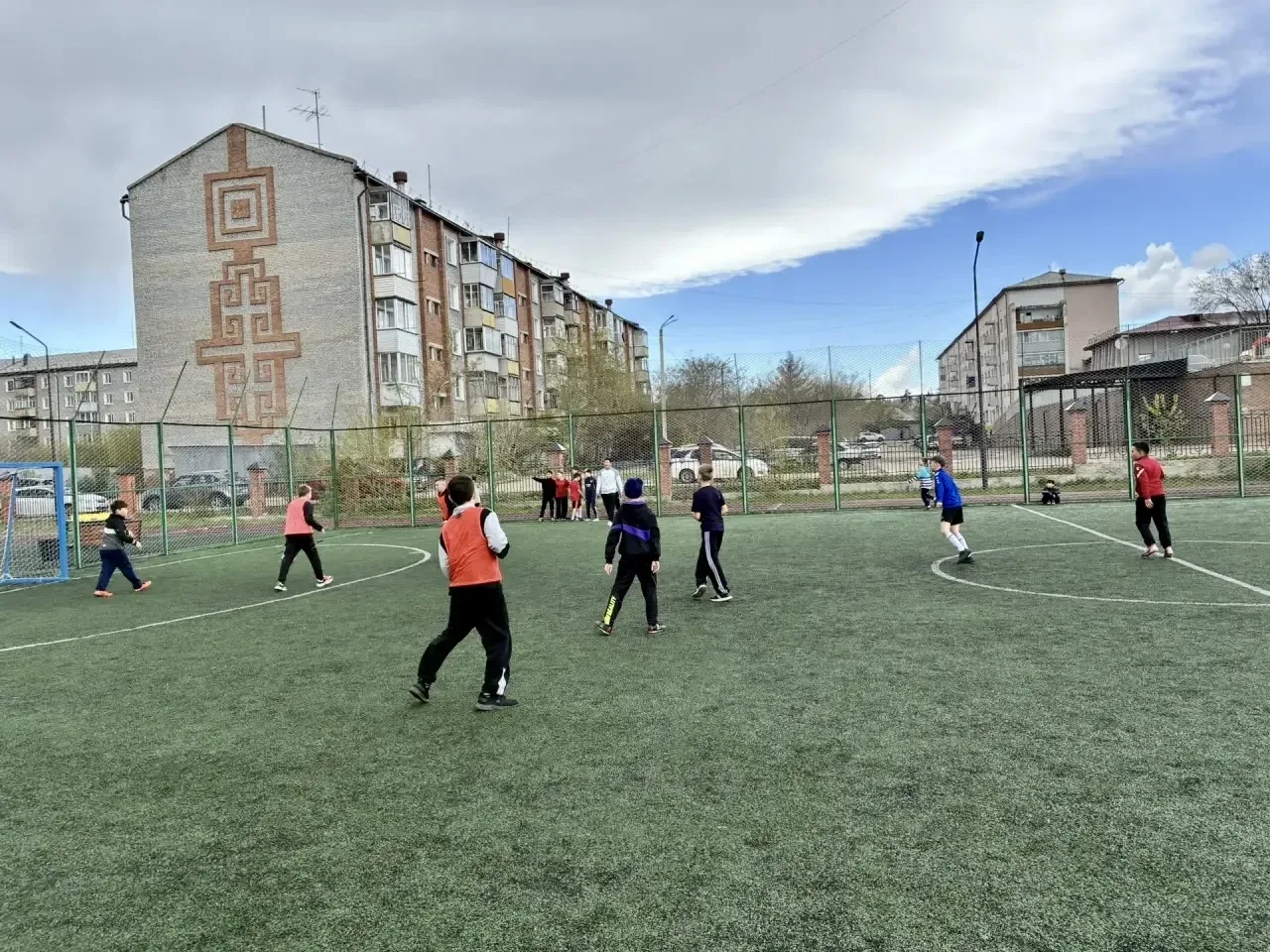 🎉 В нашей школе прошёл внутренний турнир по мини‑футболу!   Благодарим АНО «ДСК ГРАНД» за организаци