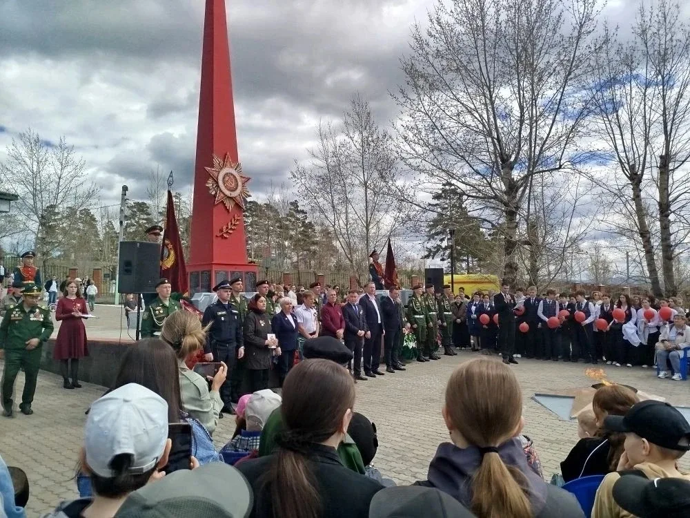 Лицеисты приняли участие в митинге, посвященном Дню Победы.  🇷🇺9 мая у памятника  рабочим и служащим