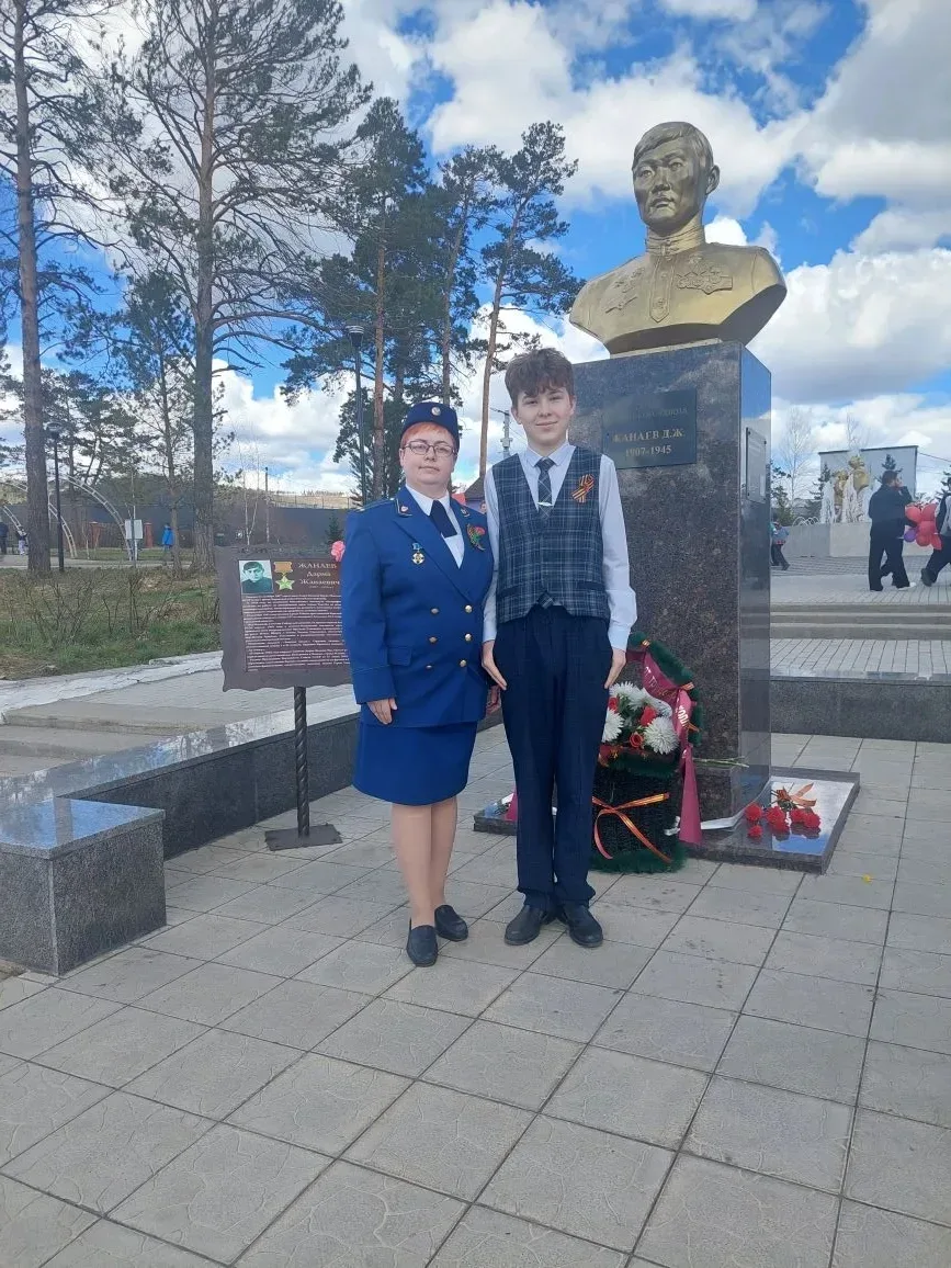 Лицеисты приняли участие в митинге, посвященном Дню Победы.  🇷🇺9 мая у памятника  рабочим и служащим