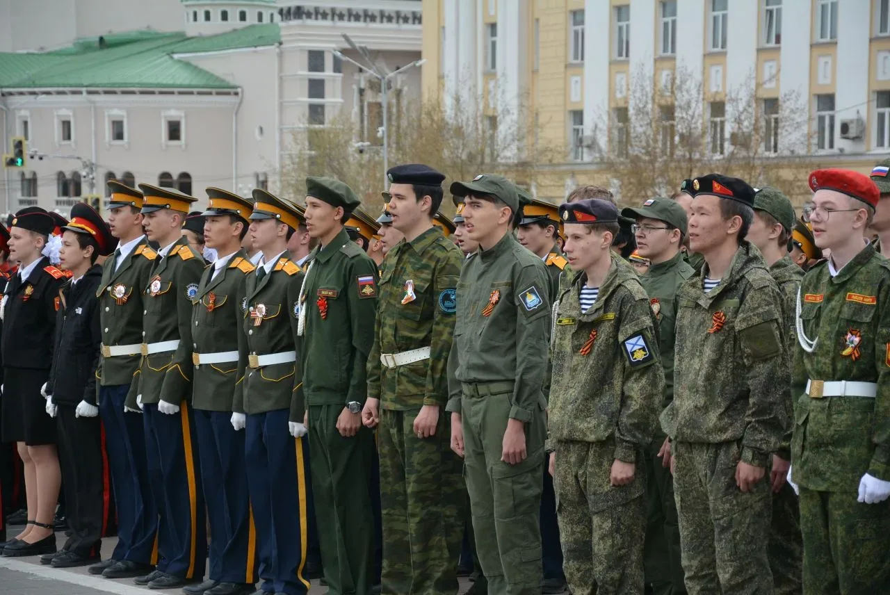 Зарничники лицея приняли участие в "Марше патриотов".  🇷🇺8 мая на площади Советов состоялся городско
