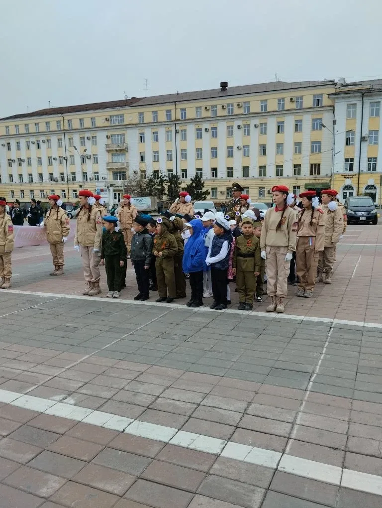 Зарничники лицея приняли участие в "Марше патриотов".  🇷🇺8 мая на площади Советов состоялся городско