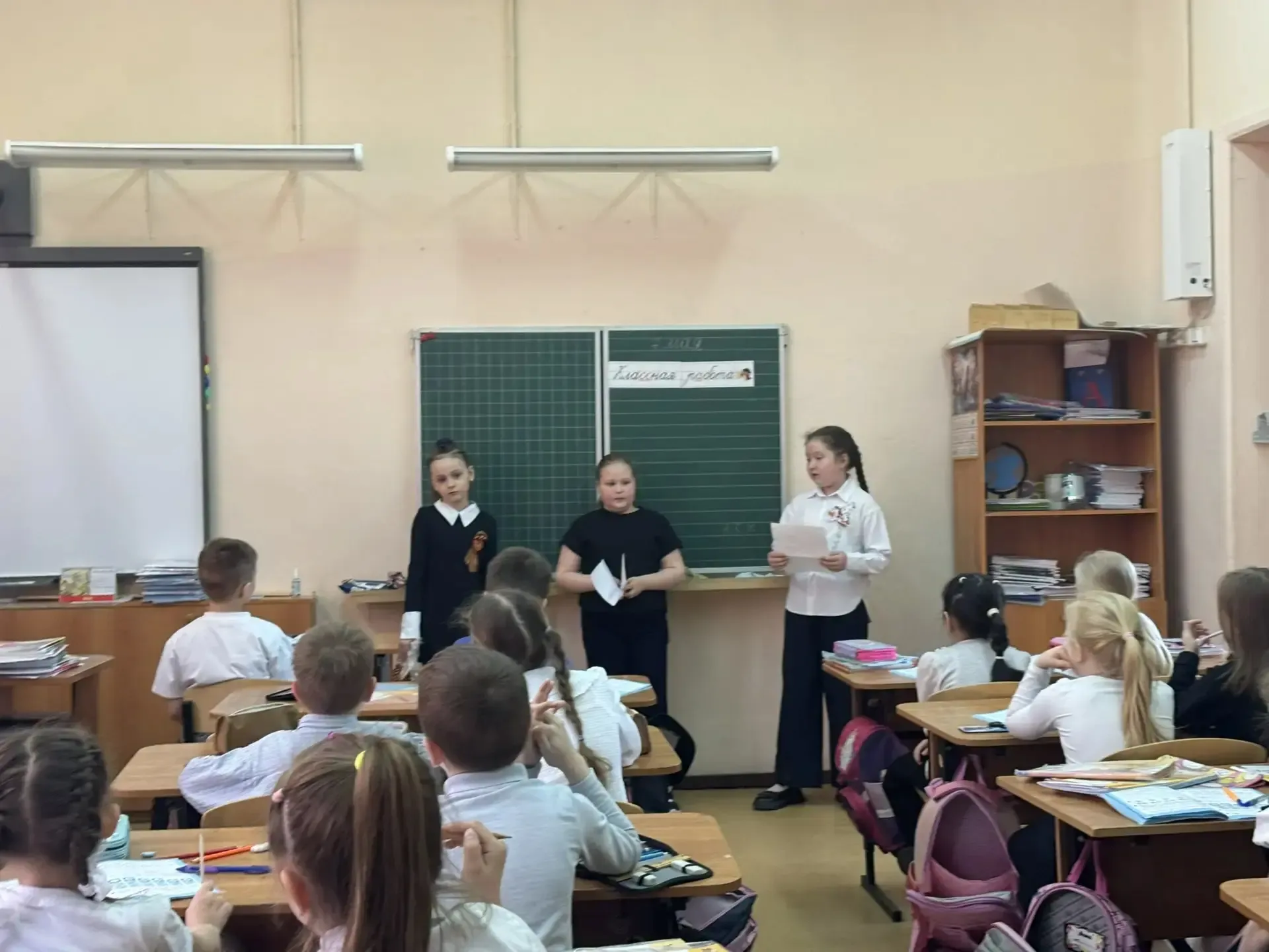 🎖️ Акция «Георгиевская ленточка» 🎖️  Под руководством советника директора по воспитательной работе С