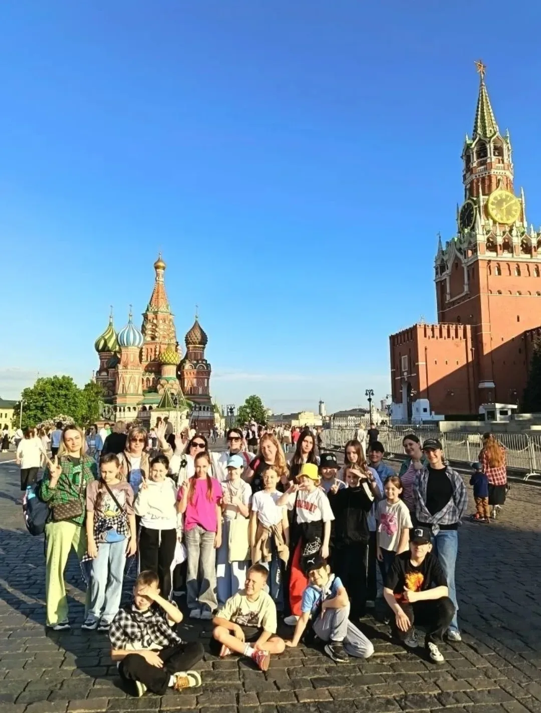 🔸Путешествие в Москву🇷🇺💥  В минувшие выходные ребята 3 «В» класса вместе с друзьями и родителями отп