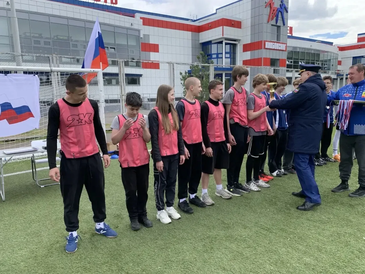 🏆 Гордимся лицеистами!  15 мая на искусственном поле стадиона «Торпедо» прошел командный турнир по м