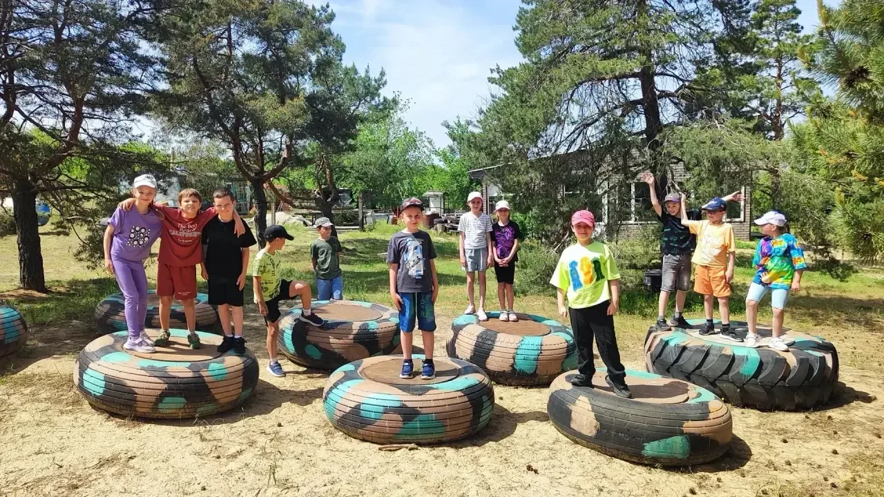 До каникул — чуть больше недели, а настроение уже летнее! ☀️ Как 2 «Б» зарядился энергией в «Воингра