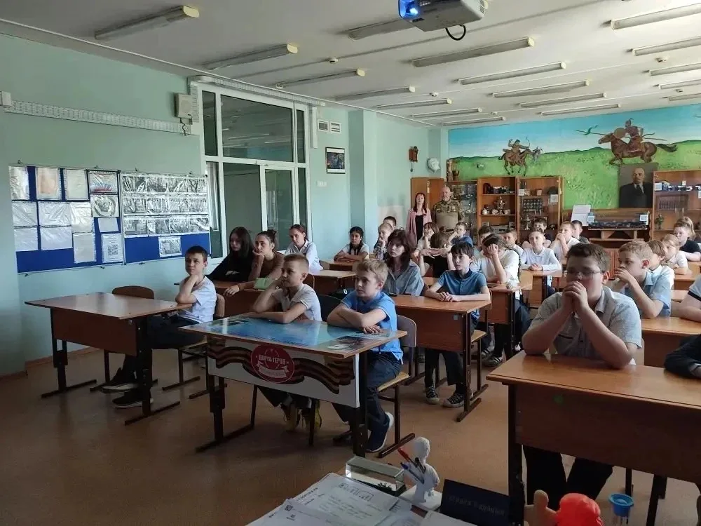 Урок Мужества  В школьном музее, в праздничные дни, посвященные 81-й годовщине Победы,прошел урок Му
