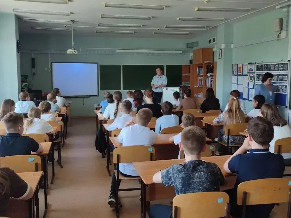 Урок Мужества  В школьном музее, в праздничные дни, посвященные 81-й годовщине Победы,прошел урок Му