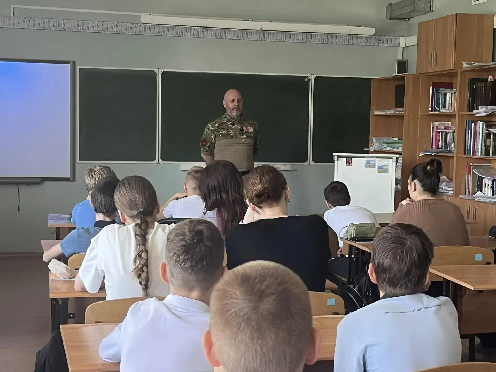Урок Мужества  В школьном музее, в праздничные дни, посвященные 81-й годовщине Победы,прошел урок Му