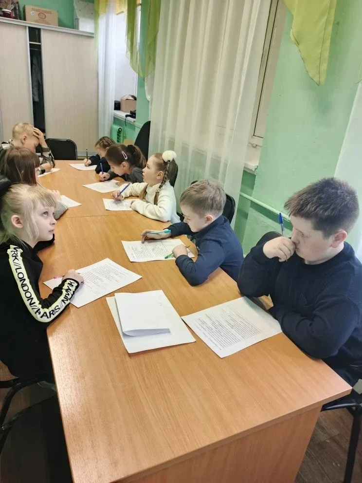 ✨В начальных классах прошла декада по литературному чтению. Ребята участвовали в викторине "Знатоки 