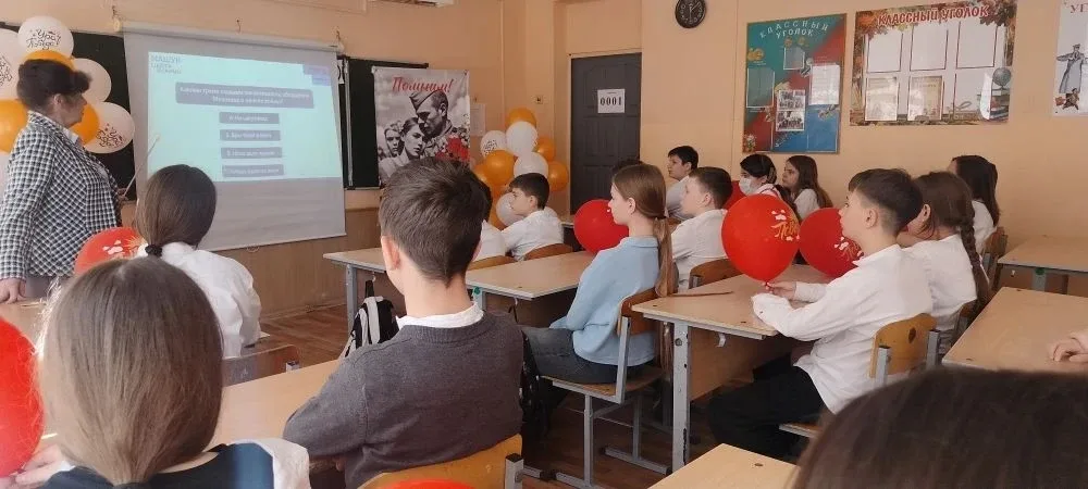 #УрокиПамяти#ДеньПобеды 🇷🇺Учащиеся почтили память героев, которые сражались за нашу Родину в годы Ве