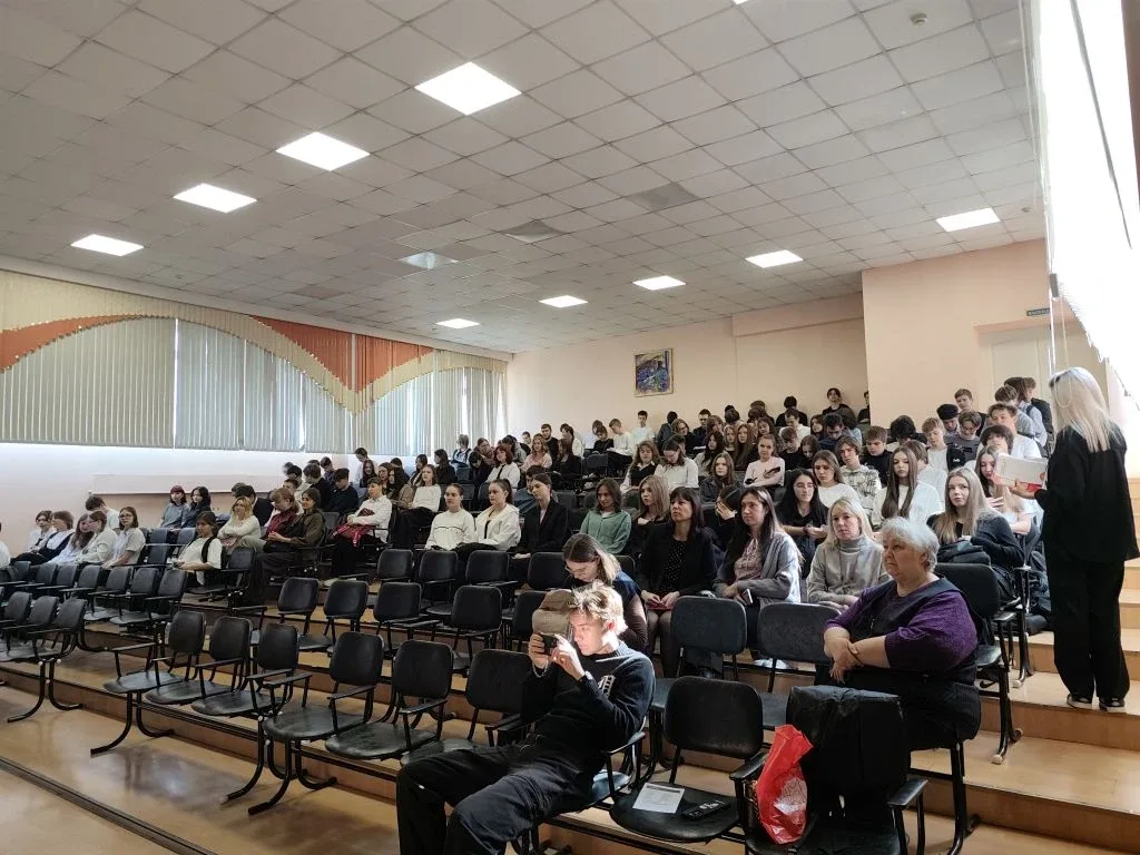 Подходит к концу  учебный  год. 9 и 11 классам уже в этом году предстоит сложный выбор, куда пойти у