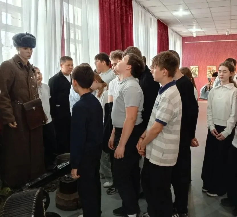 7 мая в Славгородском городском краеведческом музее открылась выставка «Дорога к Победе», которую по