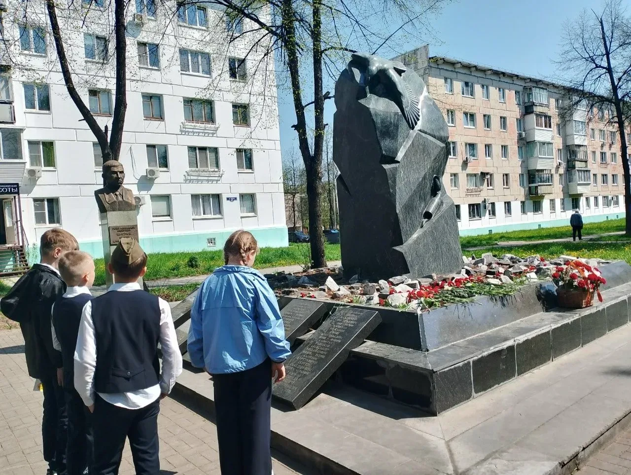 «День Победы в памяти детей» В преддверии Дня Победы учащиеся 4 «Л» класса решили сделать что-то осо
