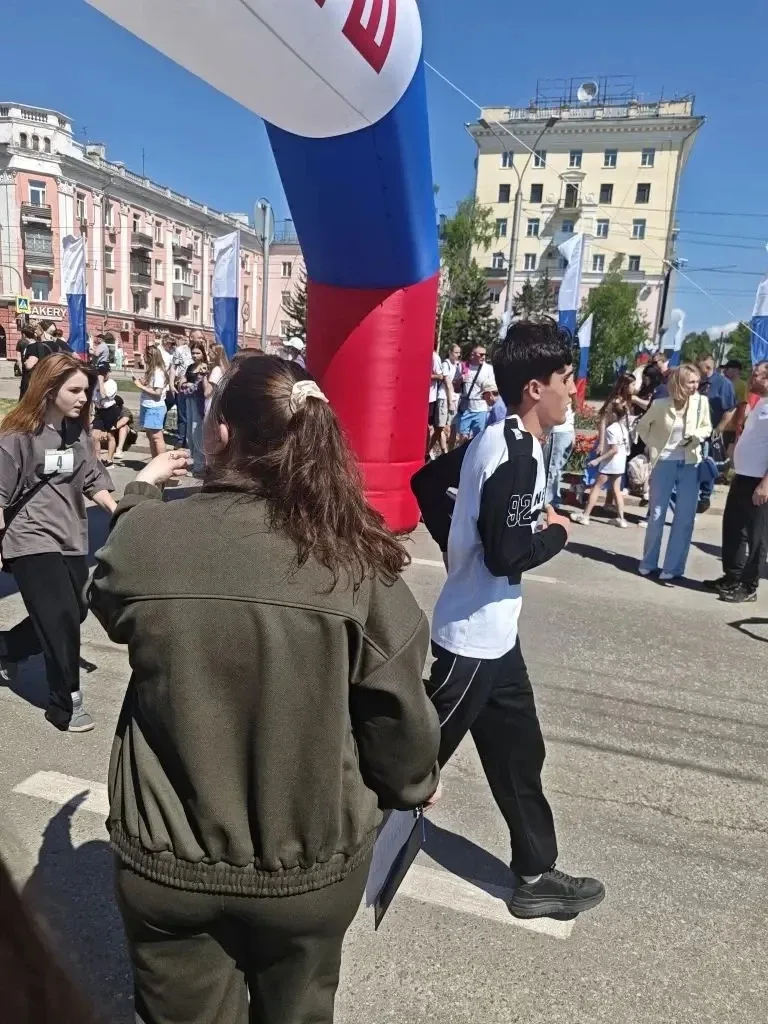 Сегодня учащиеся  нашей МБОУ "СОШ  N106" под руководством Мустафина С. М. приняли  участие в традици