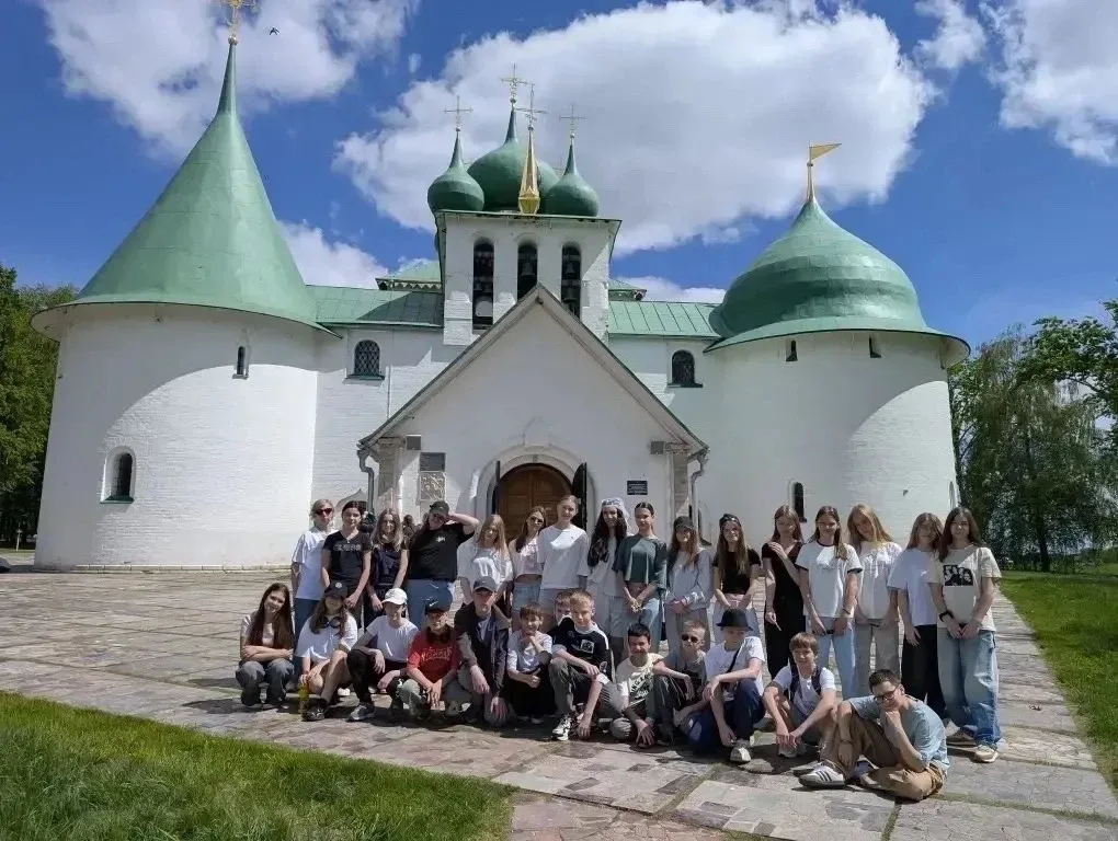 🏰 Путешествие в историю: 6 «Б» на Куликовом поле!  6 «Б» класс вместе с классным руководителем Шкару