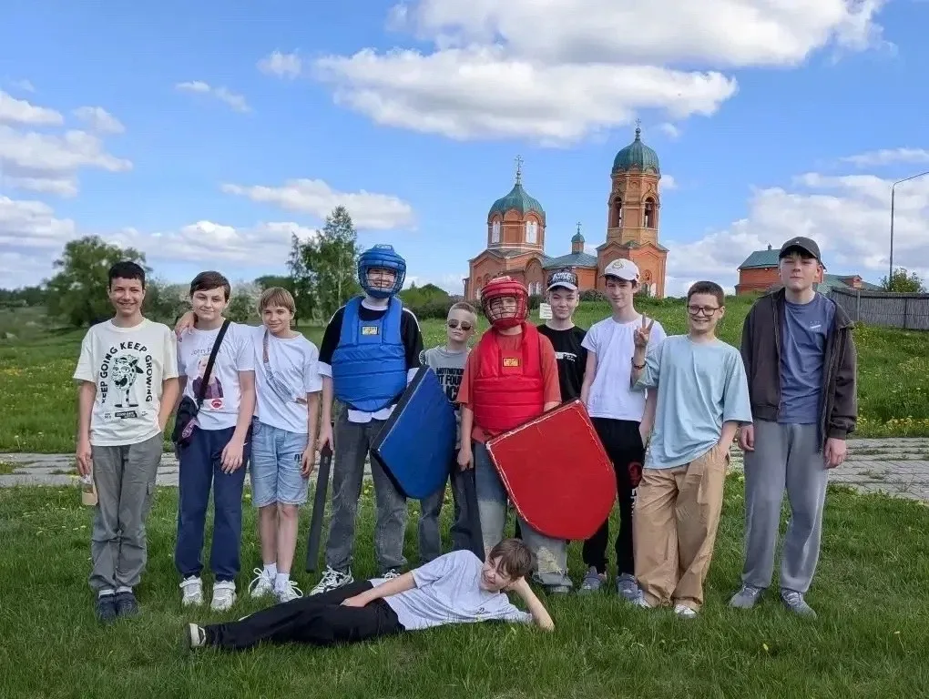 🏰 Путешествие в историю: 6 «Б» на Куликовом поле!  6 «Б» класс вместе с классным руководителем Шкару