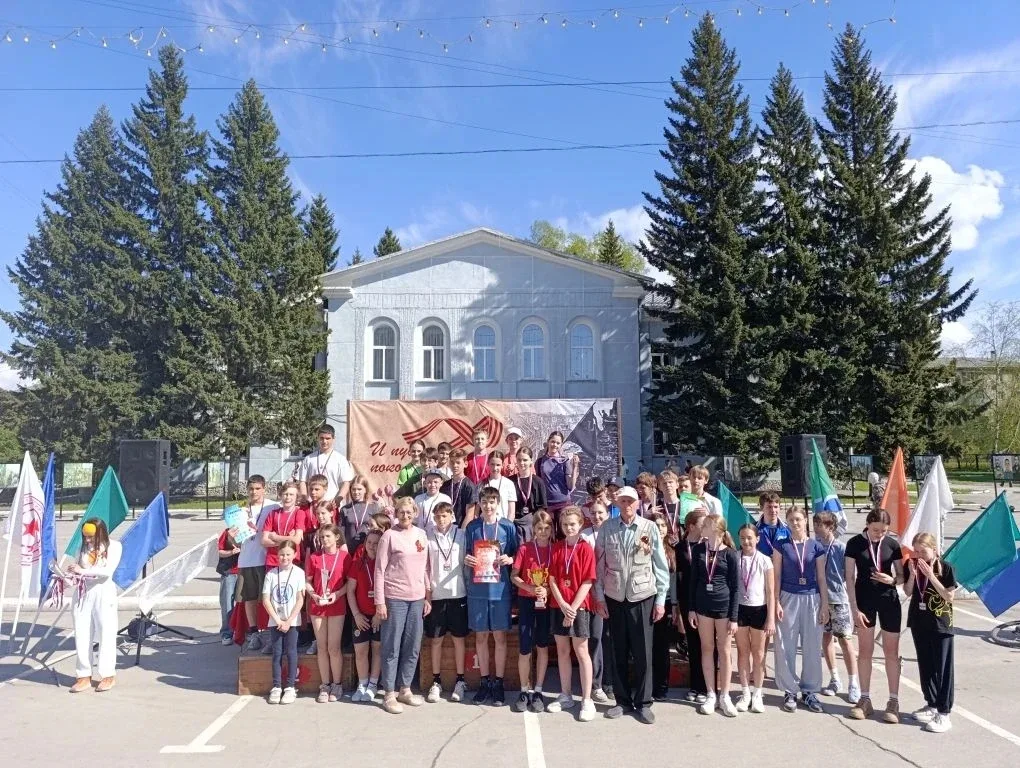 8 мая проходила ежегодная легкоатлетическая эстафета , посвящённая Дню Победы.  От нашей школы было 