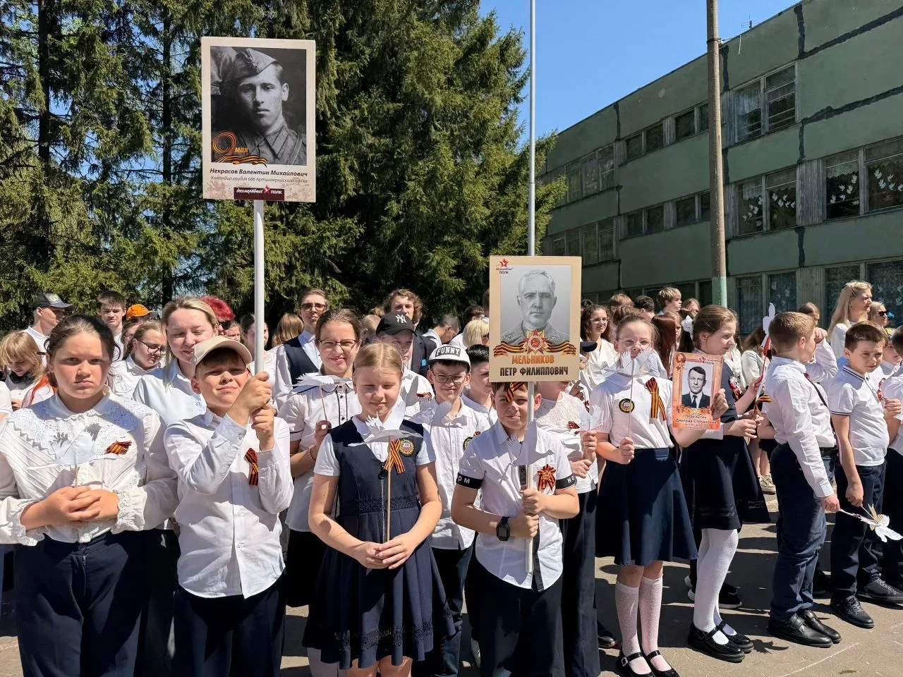🎖 День Победы в гимназии №34, корпус 2    Сегодня в нашей гимназии прошёл торжественный митинг и акц