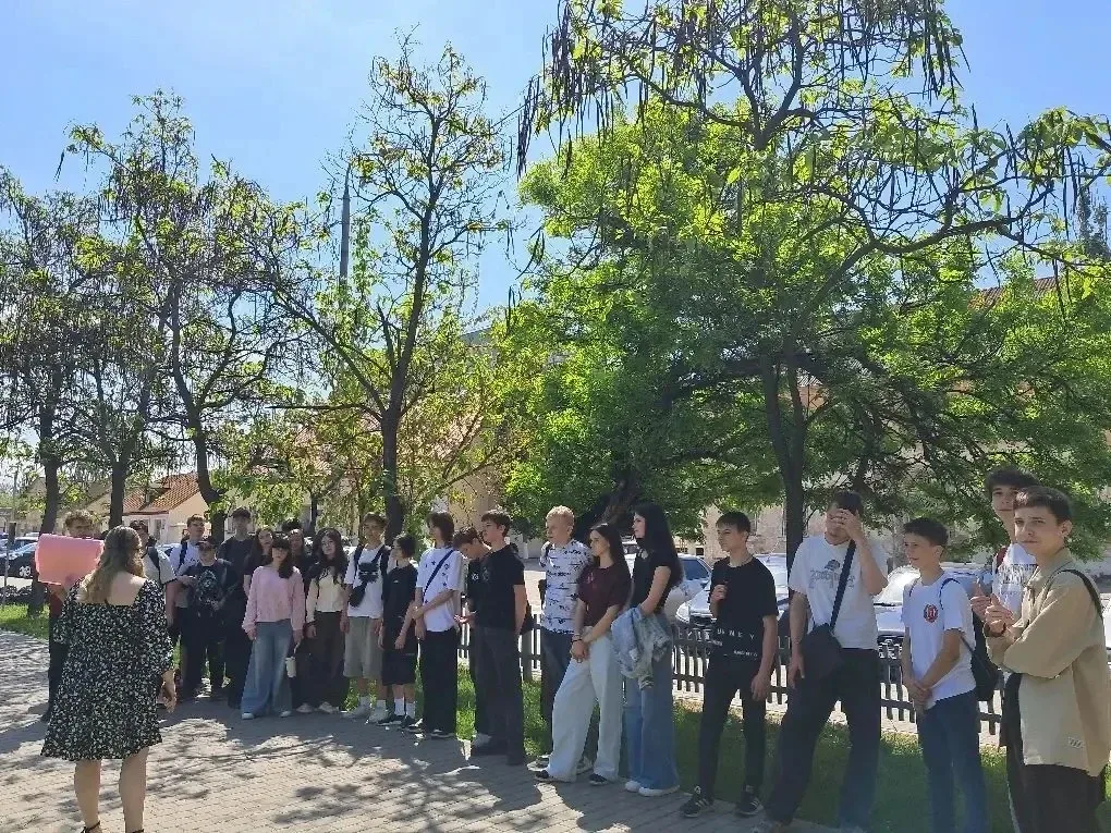 Учащиеся 8А, 8В и 7Г классов стали гостями музея-заповедника «Старая Сарепта» — уникального архитект