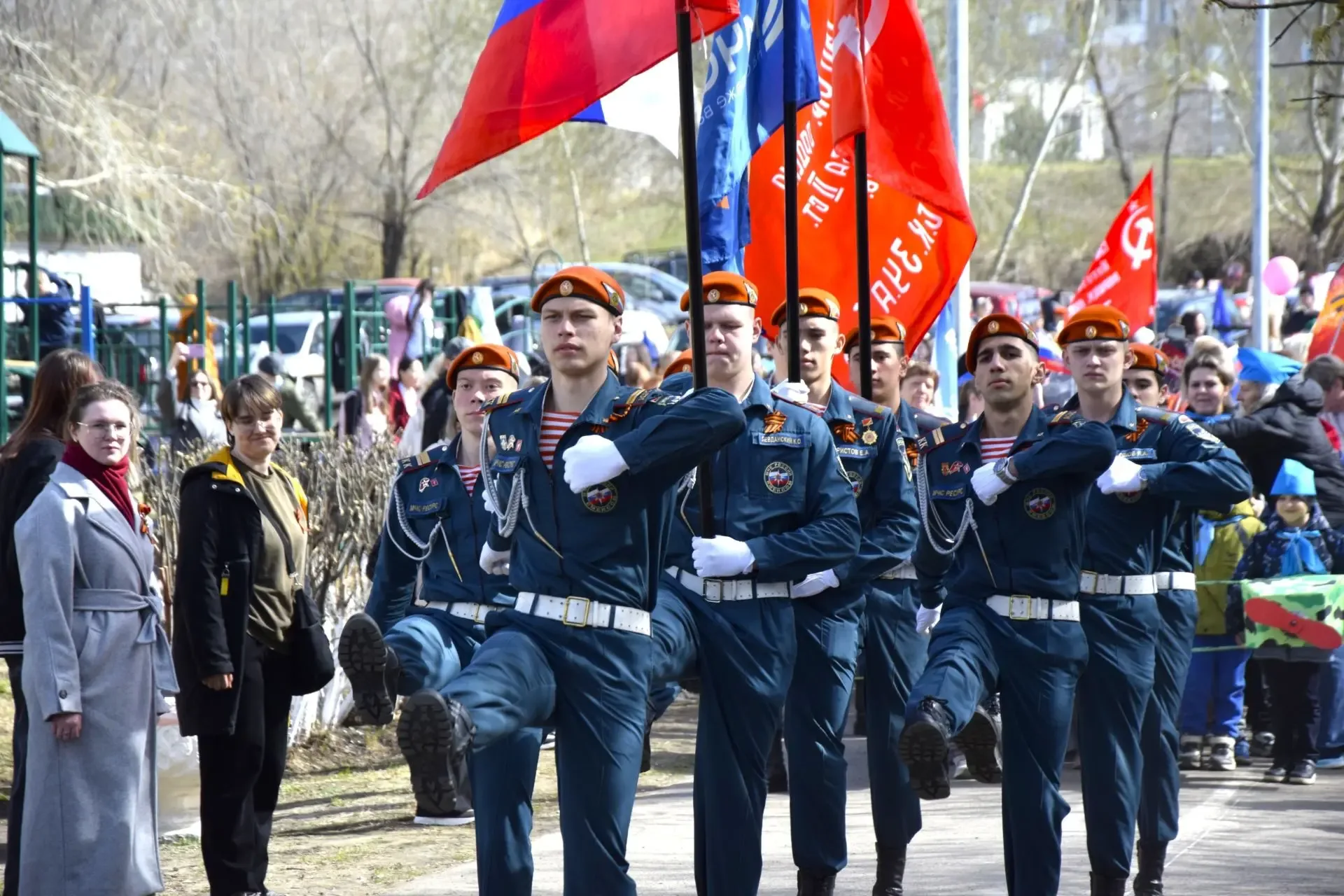 В преддверии Дня Победы на территории школы № 148 Ленинского района Красноярска состоялось торжестве
