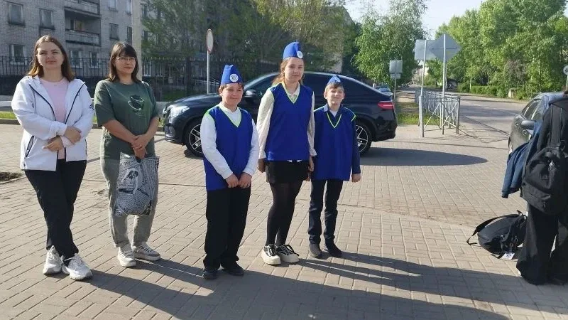 🇷🇺🚴🛴 Участники родительского патруля Школы-ЭКОТЕХ и члены кружка "Юные инспекторы дорожного движения
