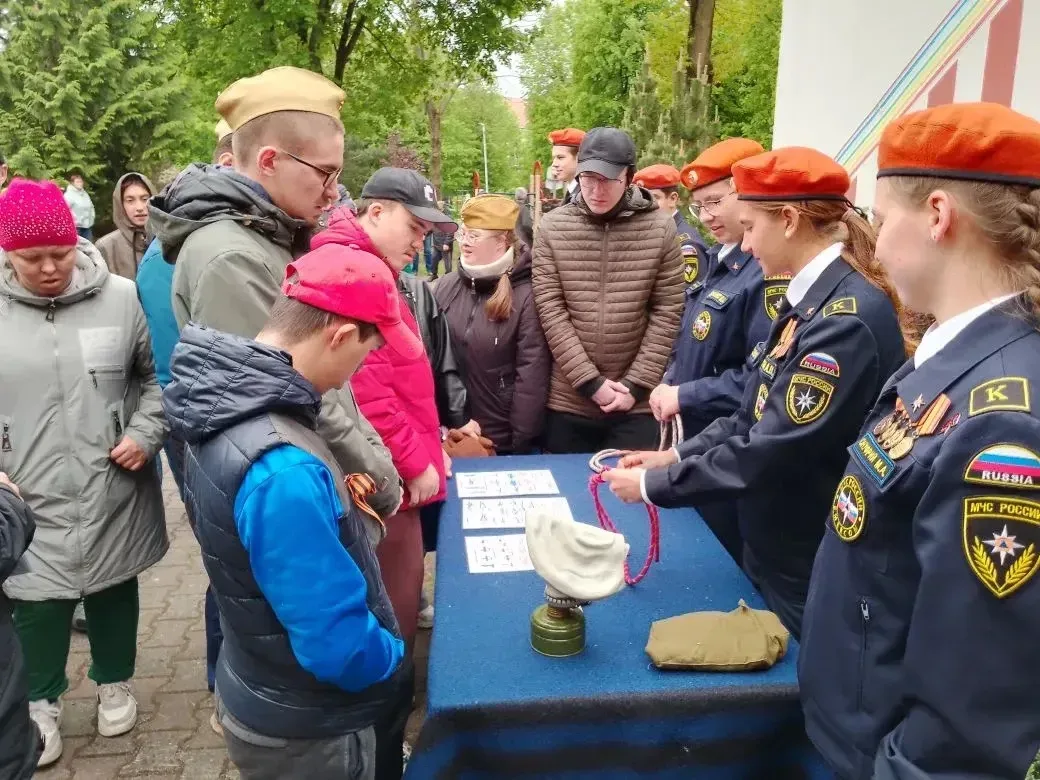 Кадеты - детям ❤️  Кадеты 11Б класса приняли участие в мероприятии, посвящённом Дню защитника Отечес