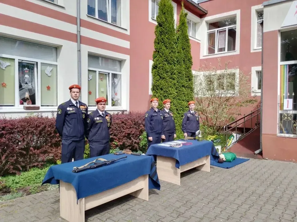 Кадеты - детям ❤️  Кадеты 11Б класса приняли участие в мероприятии, посвящённом Дню защитника Отечес
