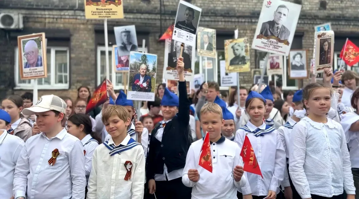 «Бессмертный полк в каждой школе» 🕊  Бессмертный полк — символ памяти, который объединяет жителей на