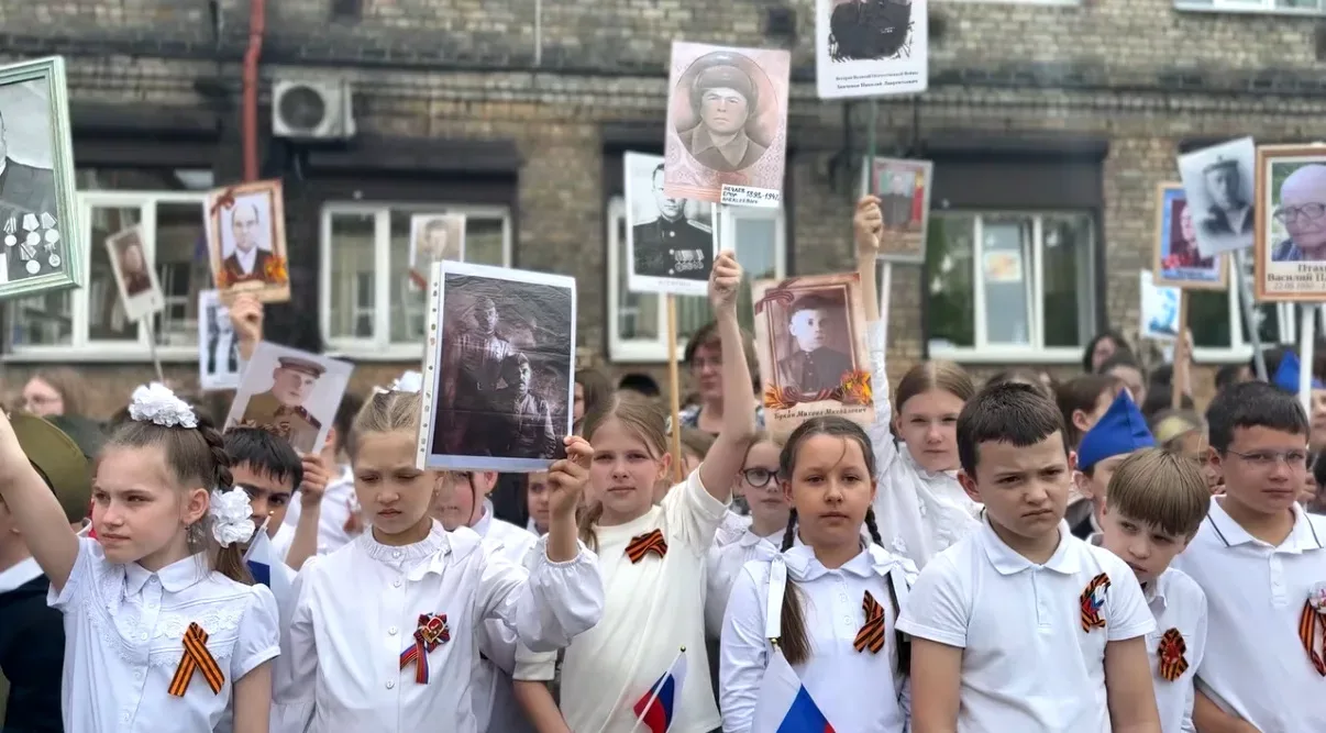 «Бессмертный полк в каждой школе» 🕊  Бессмертный полк — символ памяти, который объединяет жителей на