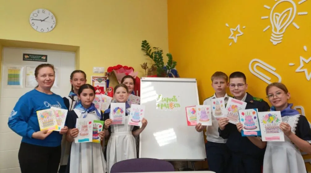 💖 Маленькие сердца с большой любовью  💖   Смотрите, какие красивые открытки сделали наши ребята для 