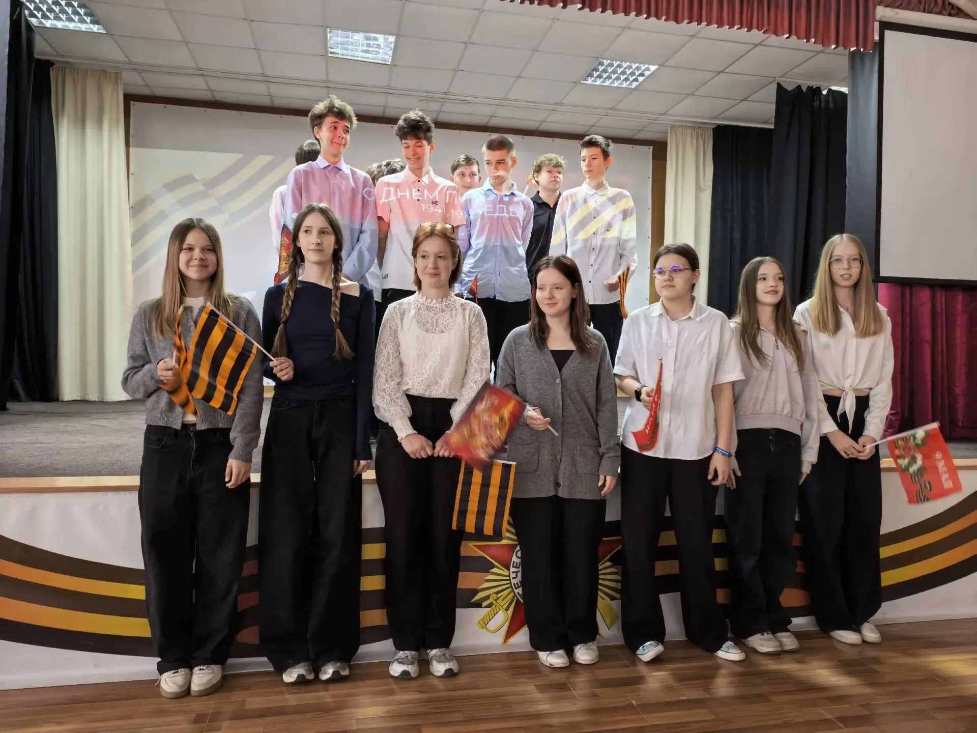 В нашей школе прошел 🎤Конкурс инсценировок военно-патриотической песни🎤  На сцене прозвучали известн