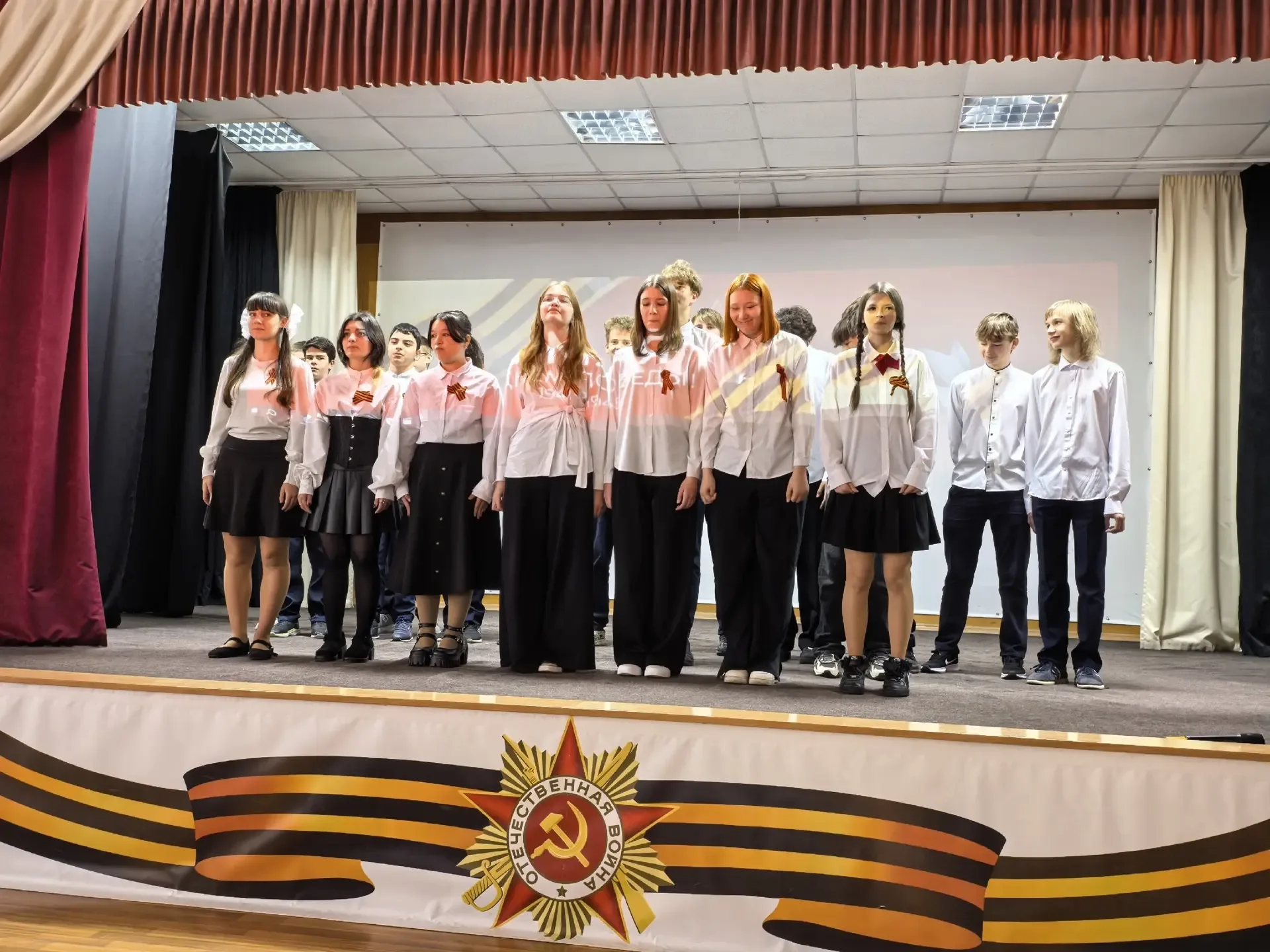 В нашей школе прошел 🎤Конкурс инсценировок военно-патриотической песни🎤  На сцене прозвучали известн