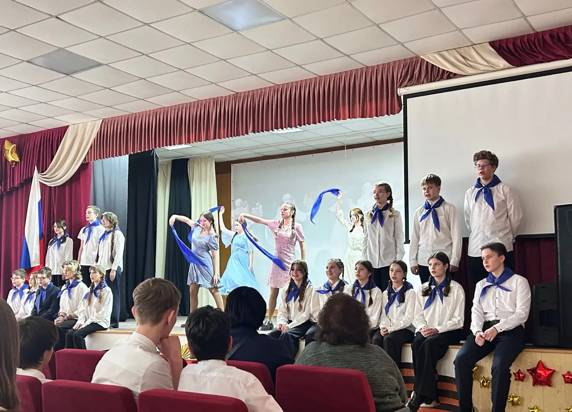 В нашей школе прошел 🎤Конкурс инсценировок военно-патриотической песни🎤  На сцене прозвучали известн