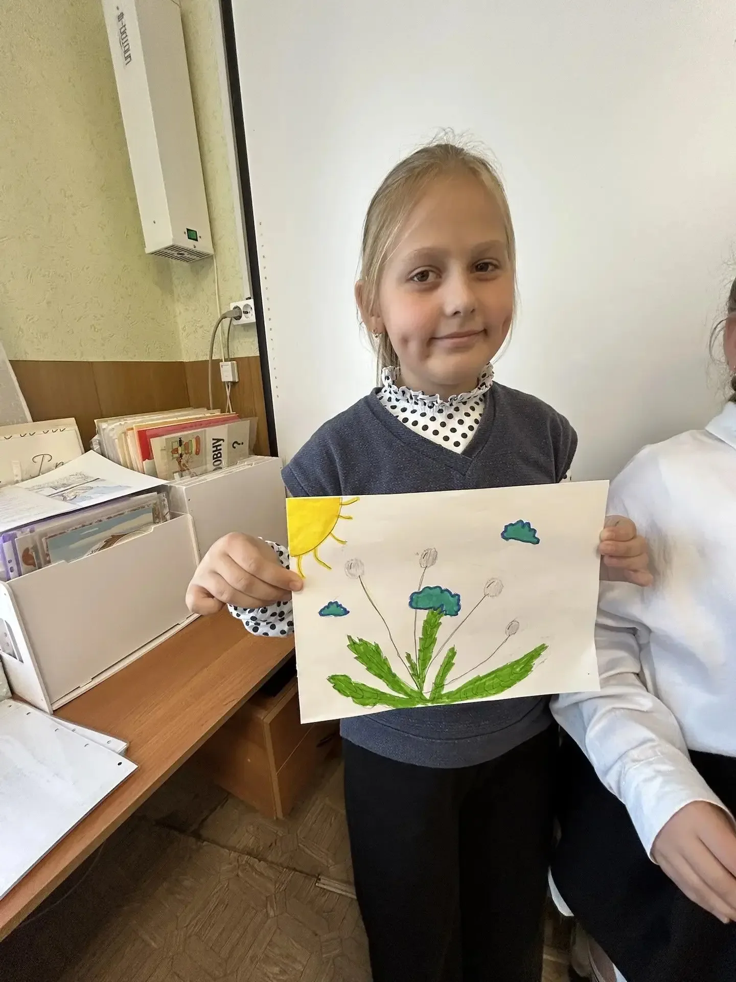 Сегодня, 15 мая, во 2 «А» классе прошёл необычный праздник — «День одуванчика», организованный в рам