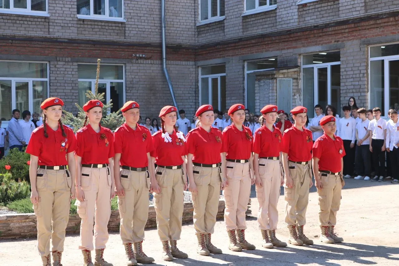 «Равнение на героев»   Сегодня для обучающихся 5–10 классов состоялся традиционный конкурс «Смотр ст