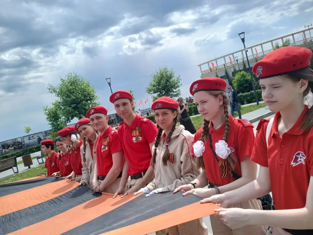 Юнармейцы отряда «Ворошиловский стрелок» — в строю «Георгиевской ленты»!  В День Победы наши юнармей