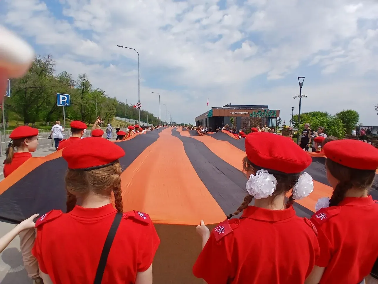 Юнармейцы отряда «Ворошиловский стрелок» — в строю «Георгиевской ленты»!  В День Победы наши юнармей