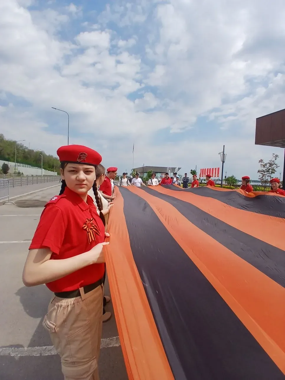 Юнармейцы отряда «Ворошиловский стрелок» — в строю «Георгиевской ленты»!  В День Победы наши юнармей