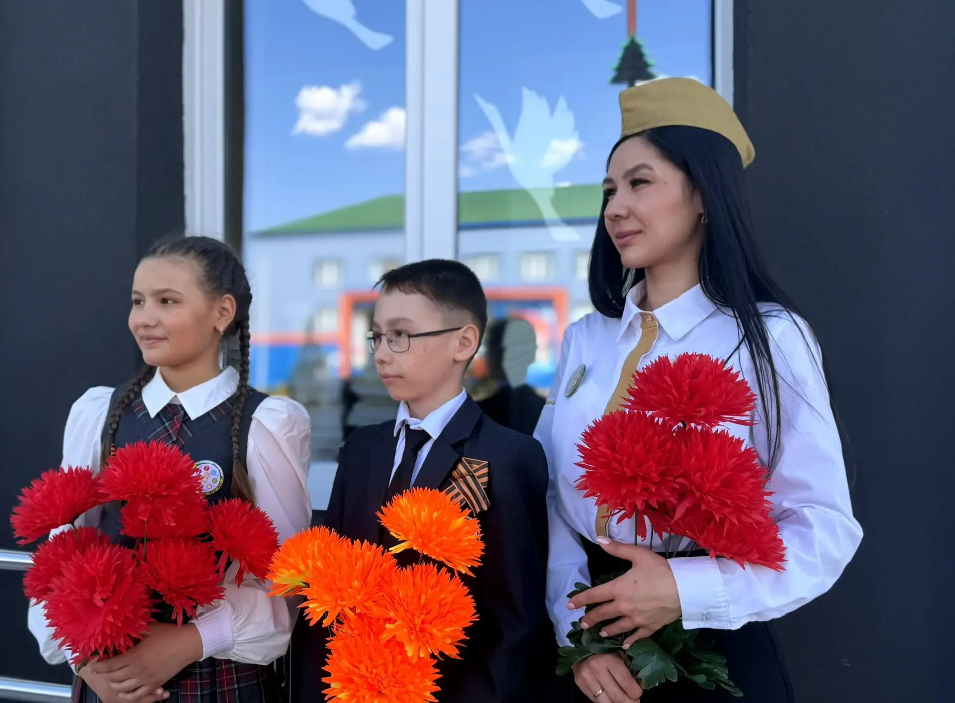 🕊️Пока мы помним — они живы. Бессмертный полк объединяет века и поколения.  #ЭхоПобеды #НавигаторыДе