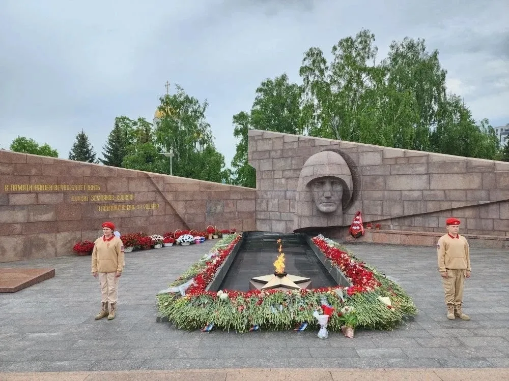 12 мая 2026 года юнармейцы отряда "Патриот" МБОУ "Школа 176" приняли участие в областной акции "Пере