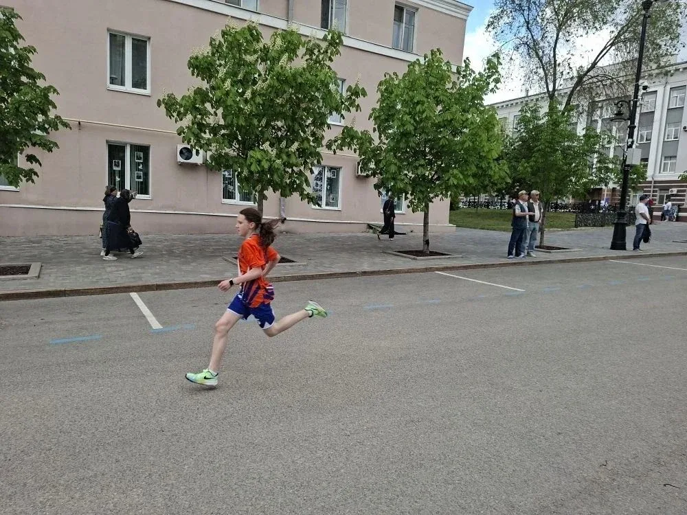 🏃‍♂️ Сегодня в самом сердце Липецка — на Соборной площади — состоялась традиционная легкоатлетическа
