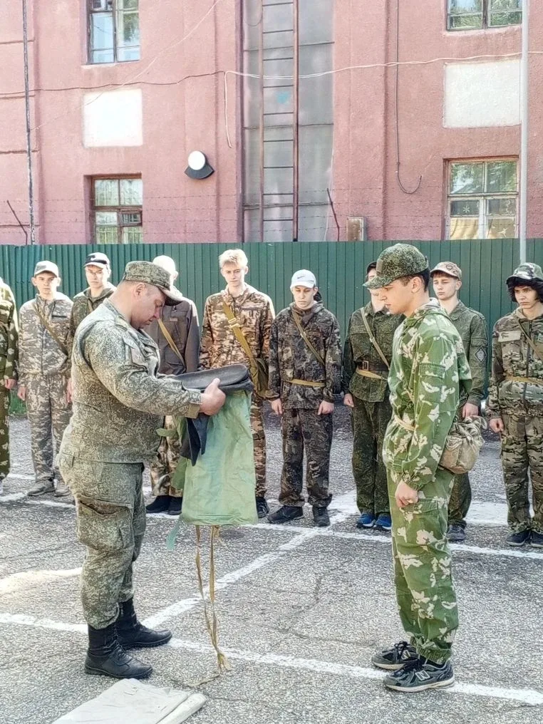 С 18 по 22 мая на базе клуба "Десантник" проходят учебные сборы для юношей 10 классов. В этом году в
