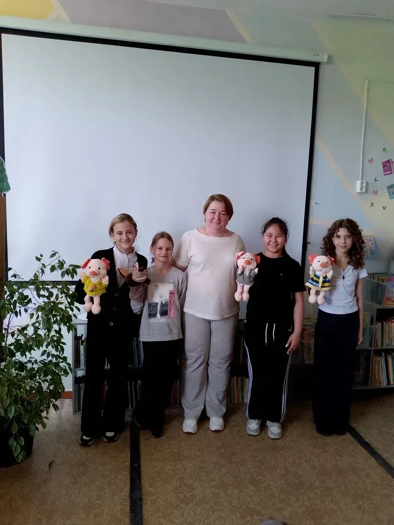Сегодня дети 2 А класса  побывали в кукольном школьном театре под руководством Беликовой Ю.А и посмо