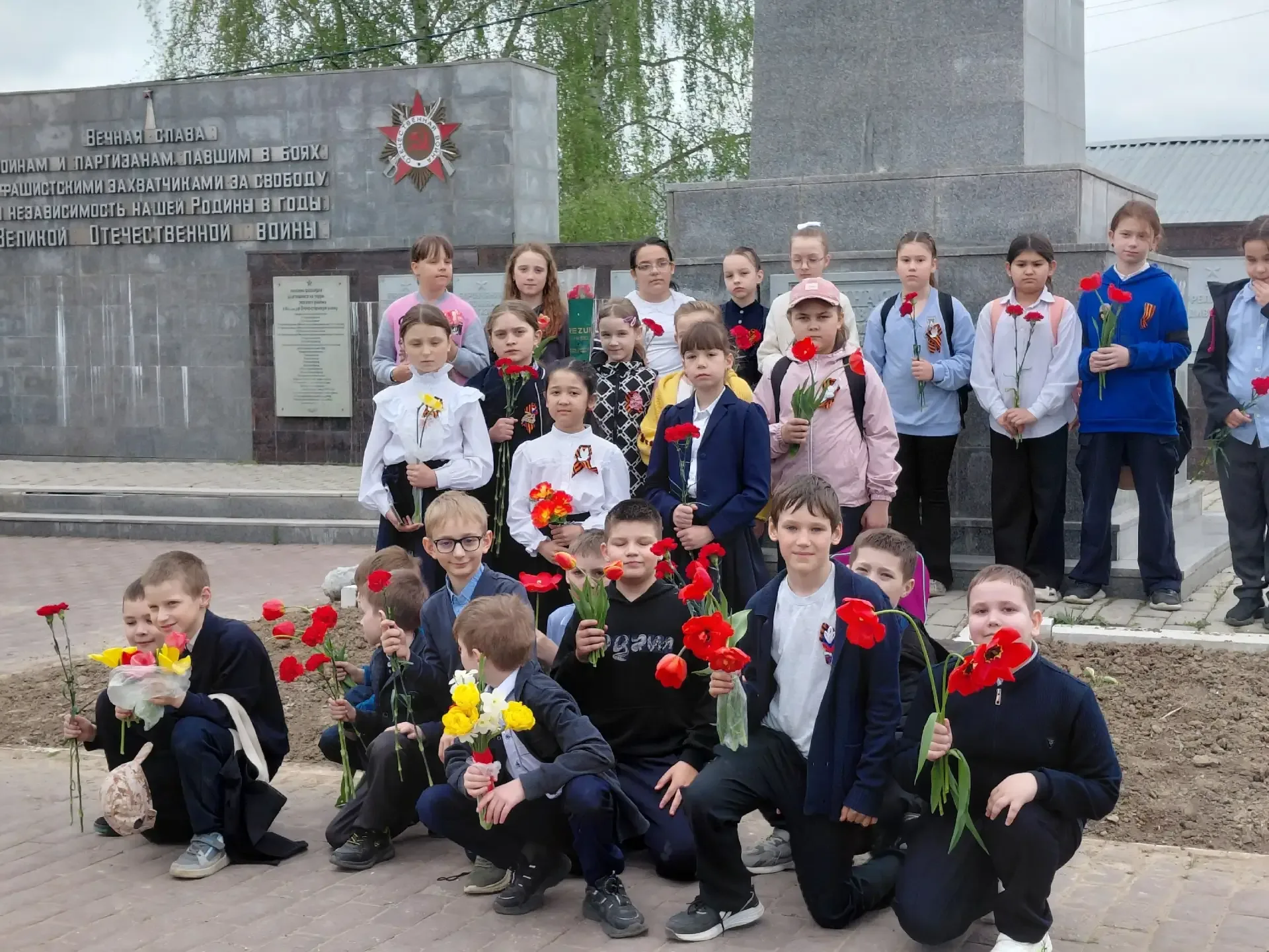 День Победы  Каждый год накануне великого праздника - Дня Победы – ученики начальных классов нашей ш