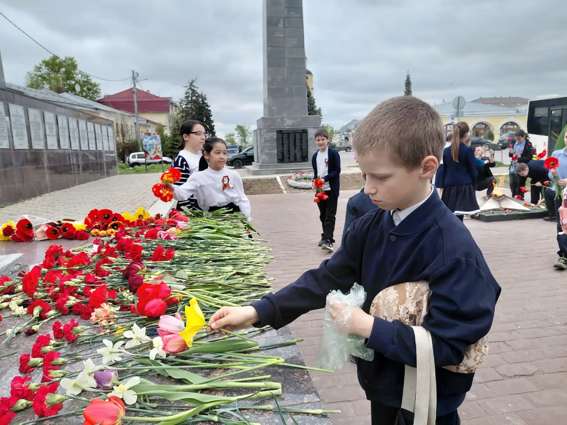 День Победы  Каждый год накануне великого праздника - Дня Победы – ученики начальных классов нашей ш