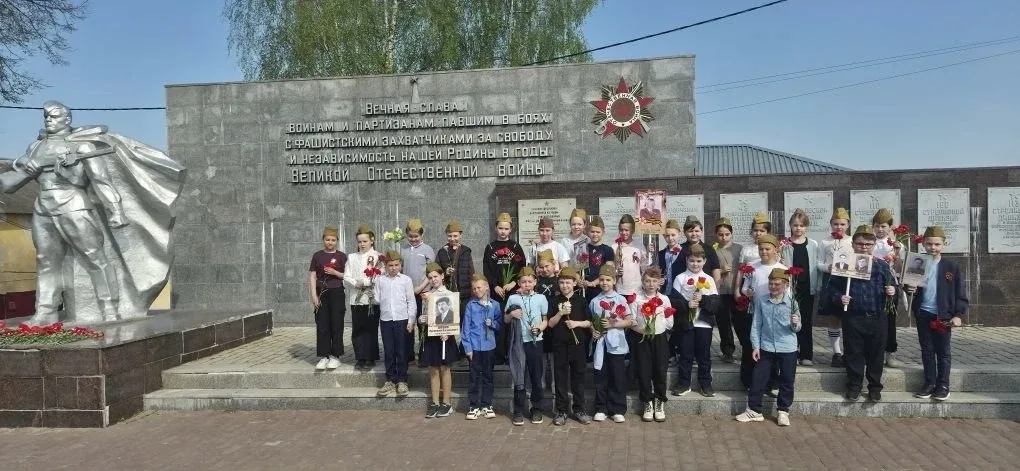 День Победы  Каждый год накануне великого праздника - Дня Победы – ученики начальных классов нашей ш