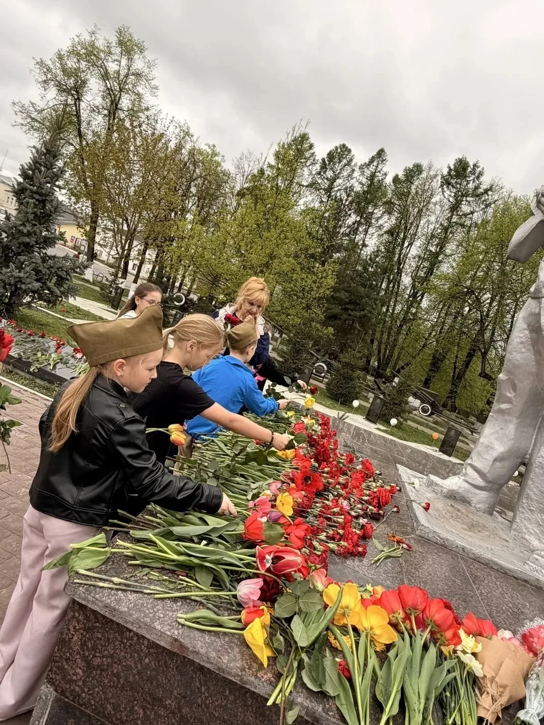 День Победы  Каждый год накануне великого праздника - Дня Победы – ученики начальных классов нашей ш
