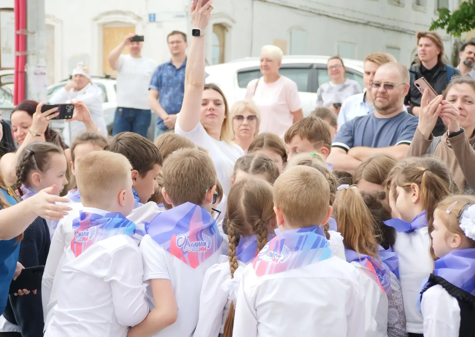 Накануне Дня детских общественных объединений юных боровчан посвятили в "Орлят России".  Сегодня наш